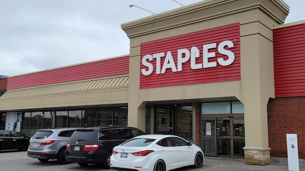 “Staples Canada Criticized for Reselling Laptops with Personal Data”