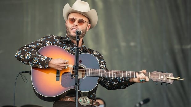 “Texas Country Artist Denied Entry to Canada, Cancels Tour”