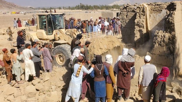 “Pakistan Conducts Airstrikes Along Afghan Border”