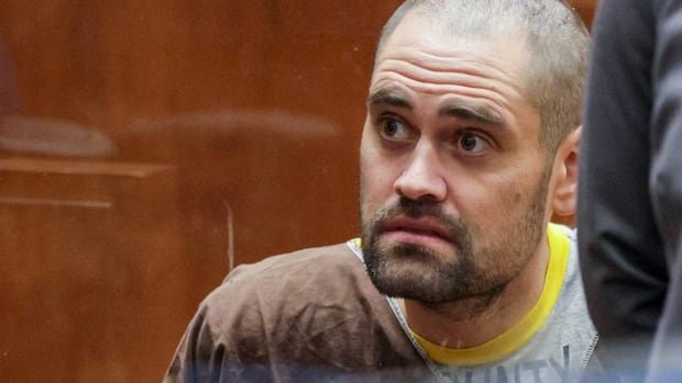 “Rob Reiner’s Son Pleads Not Guilty to Parents’ Murder”