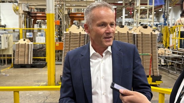 “Whirlpool CEO Supports Trump’s Tariffs, Boosts US Manufacturing”