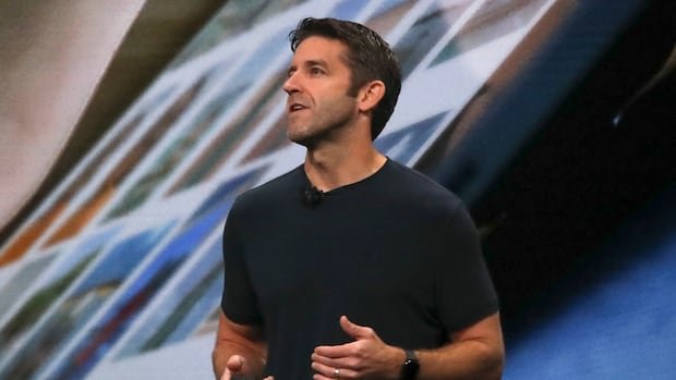 “Apple Names John Ternus New CEO Amid Speculation”