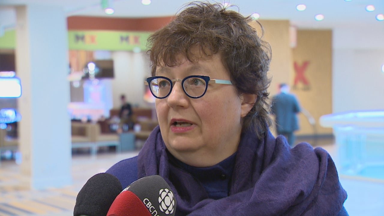 default-55 Sen. Paula Simons introduced a motion in Parliament last fall that calls for a trusted-traveller program that is separate from Nexus.