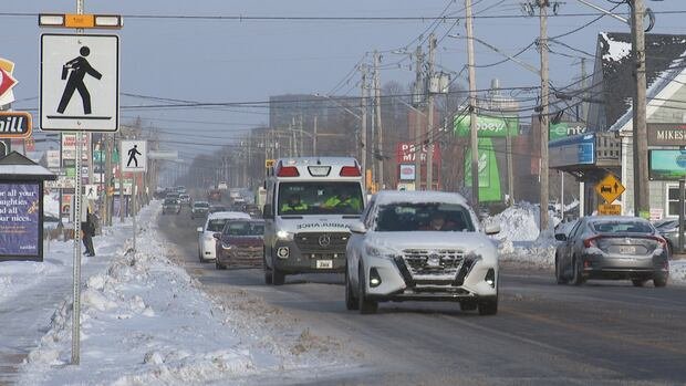 “Adverse Weather Causes Delays and Closures in Province”
