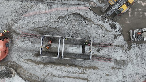 “Calgary Urged to Conserve Water Amid Pipe Concerns”