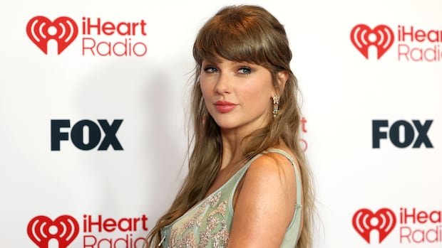 Taylor Swift to Write Original Song for “Toy Story 5”