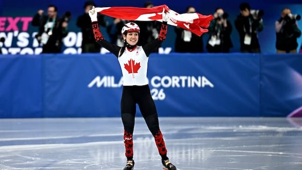 “Canada’s Courtney Sarault Clinches Silver in 1,000m Final”