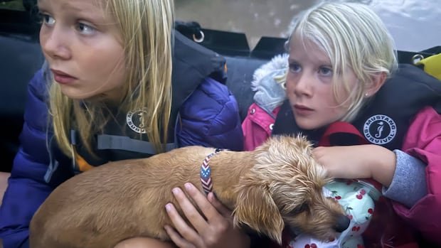 “Texas First Responders Conduct Water Rescues Amid Fatal Floods”