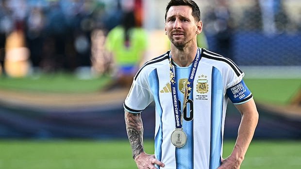“Messi Mourns Argentina’s World Cup Loss to Spain”