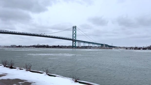 Canadian Cross-Border Travel to U.S. Plummets 30.9%