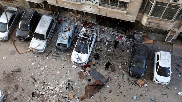 Israeli Strikes in Gaza Kill 30, Violate Ceasefire