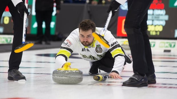 “Dunstone and McEwen Pursue First Canadian Curling Title”
