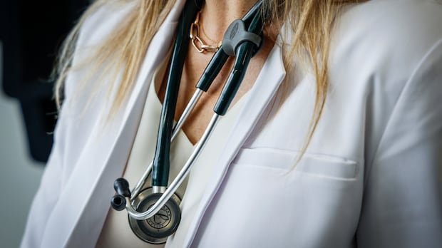 “Alberta Doctors Raise Concerns Over Teen Medical Record Access”