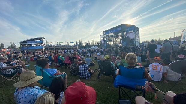 “New Open-Air Amphitheatre Coming to Cavendish Beach”